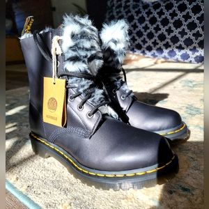 Dr Doc Martens 1460 Serena Boot 8 NWT